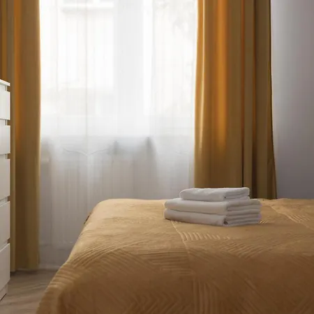 Chmielna Apartment *