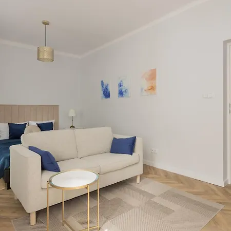 Chmielna Apartment